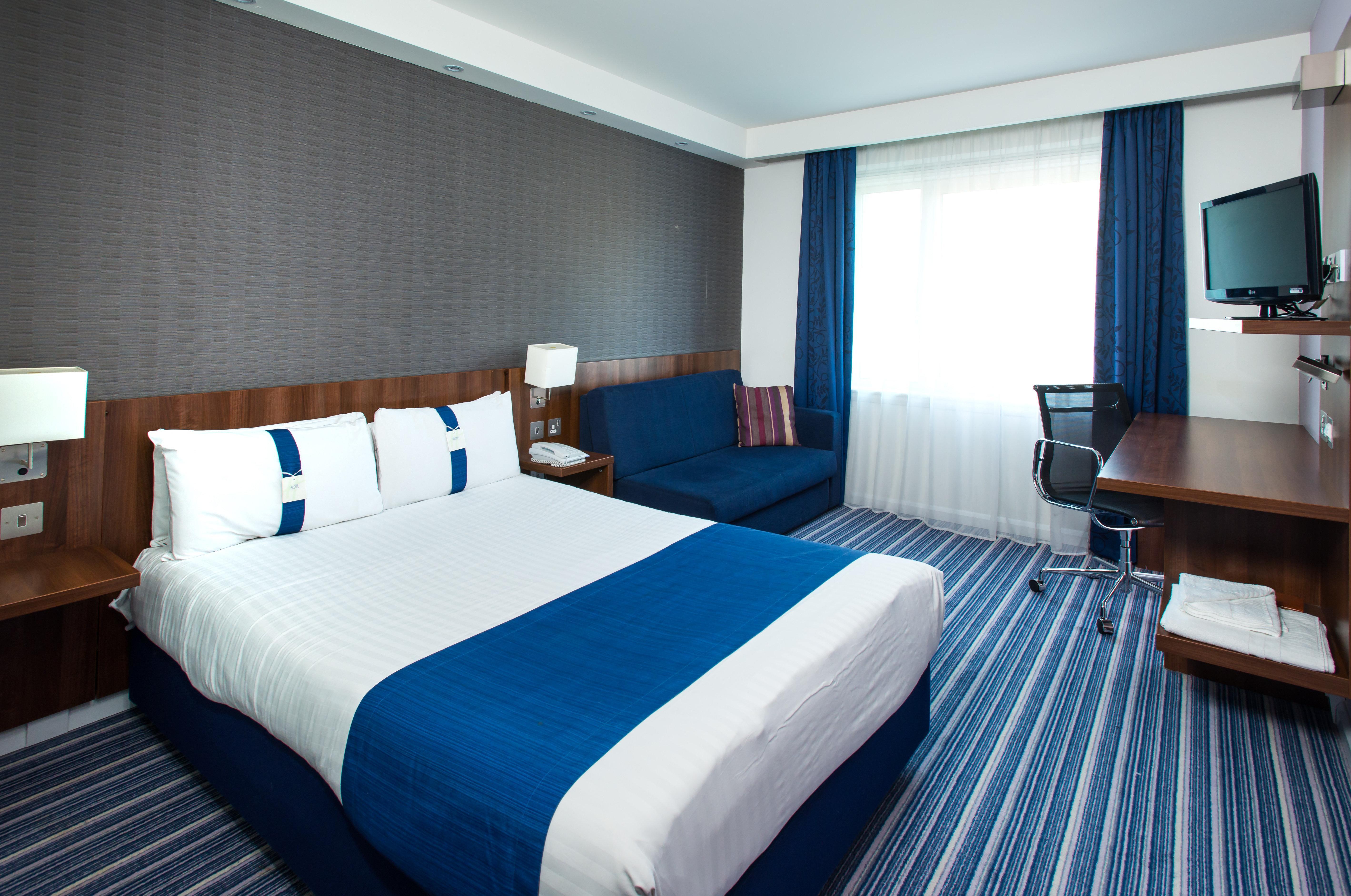 Holiday Inn Express Cambridge Duxford M11 Jct 10 By Ihg Экстерьер фото