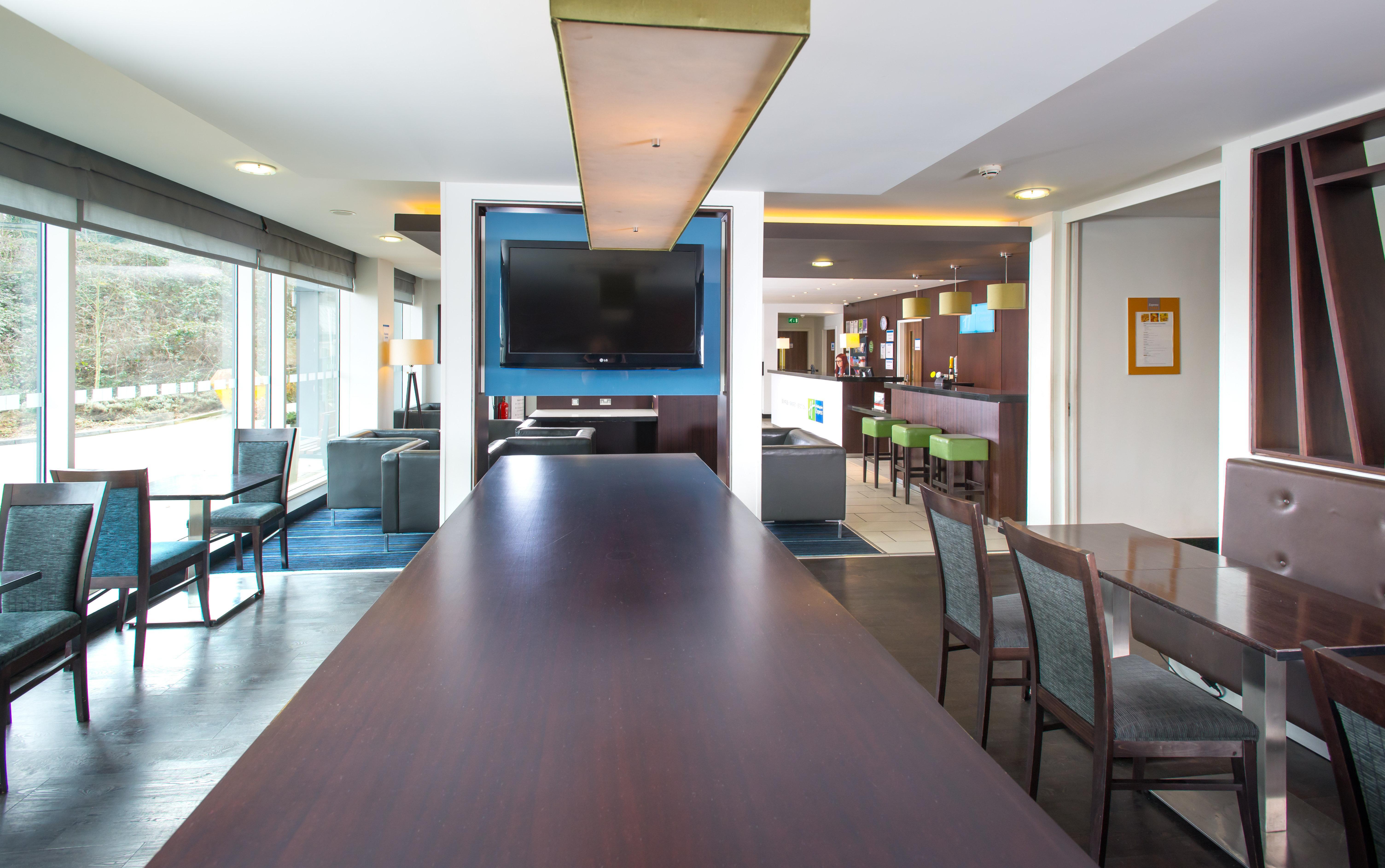 Holiday Inn Express Cambridge Duxford M11 Jct 10 By Ihg Экстерьер фото