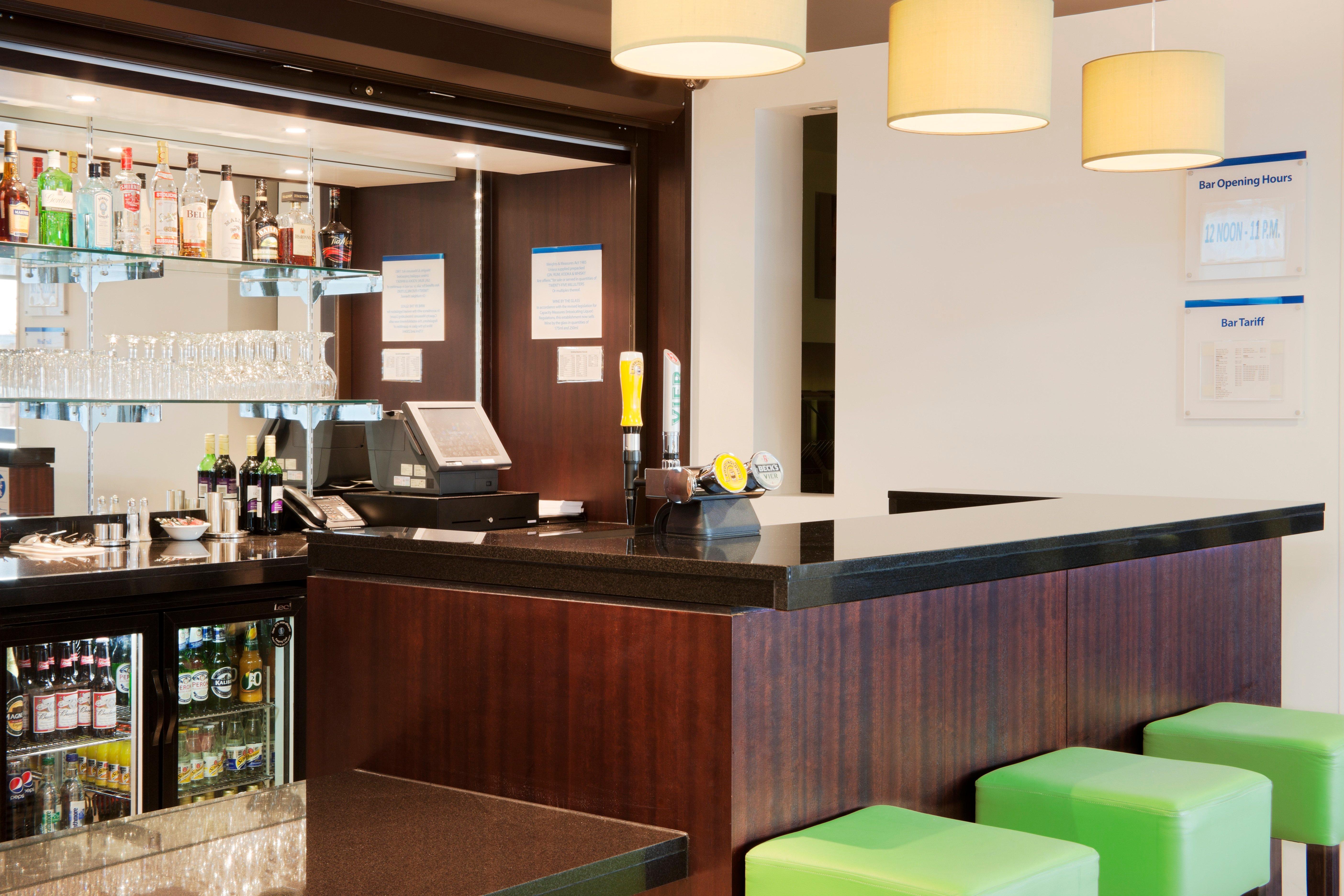 Holiday Inn Express Cambridge Duxford M11 Jct 10 By Ihg Экстерьер фото