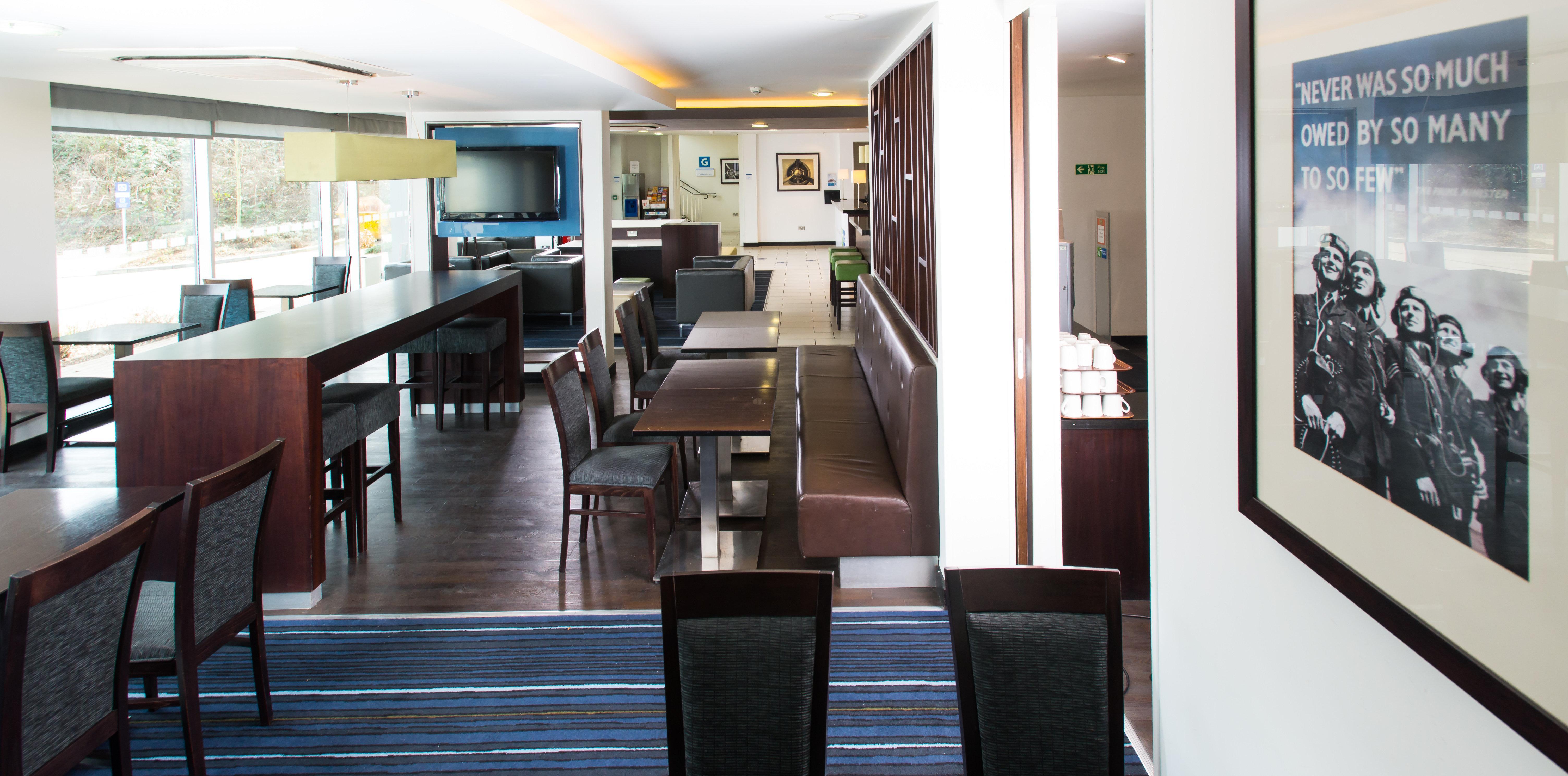 Holiday Inn Express Cambridge Duxford M11 Jct 10 By Ihg Экстерьер фото