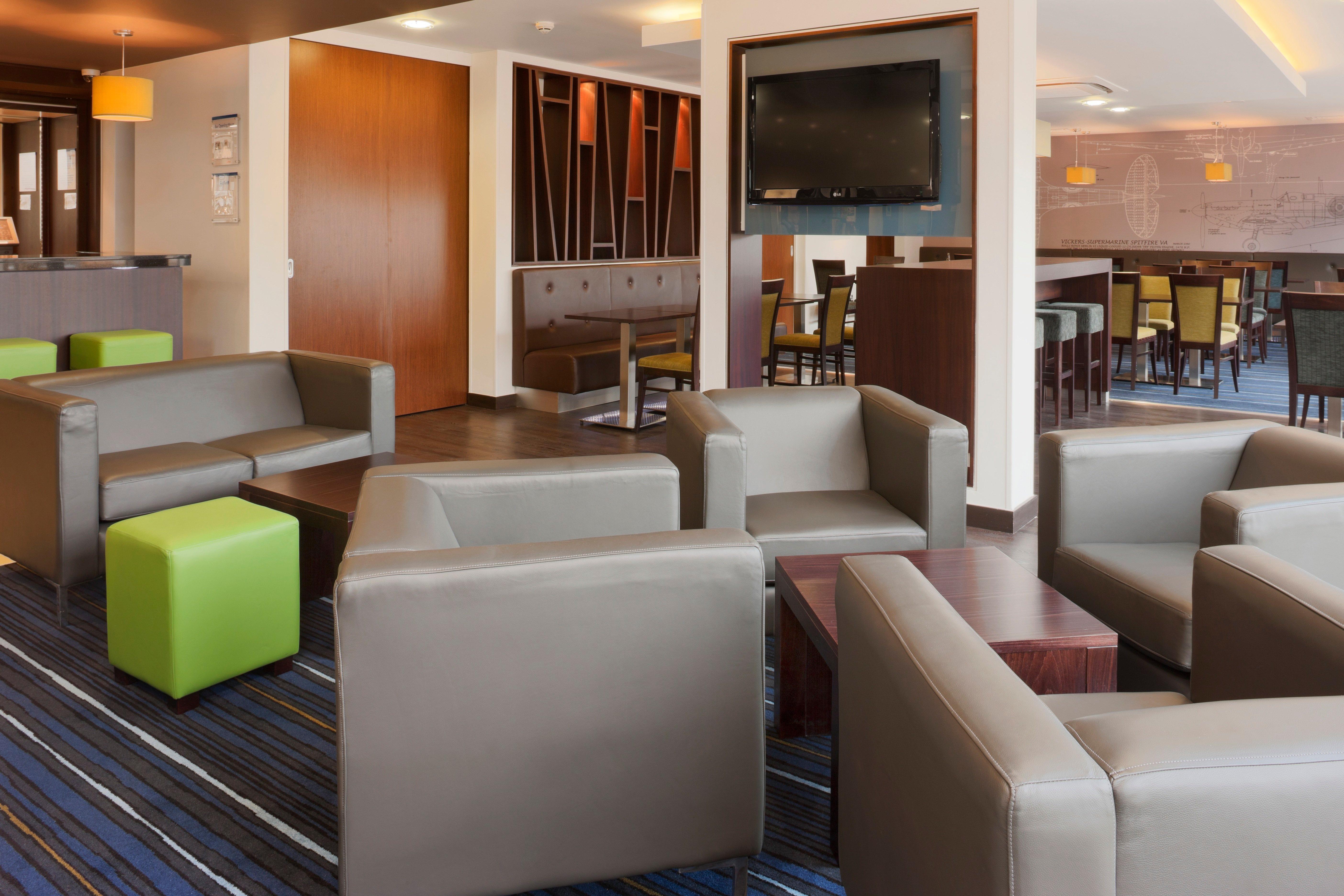 Holiday Inn Express Cambridge Duxford M11 Jct 10 By Ihg Экстерьер фото