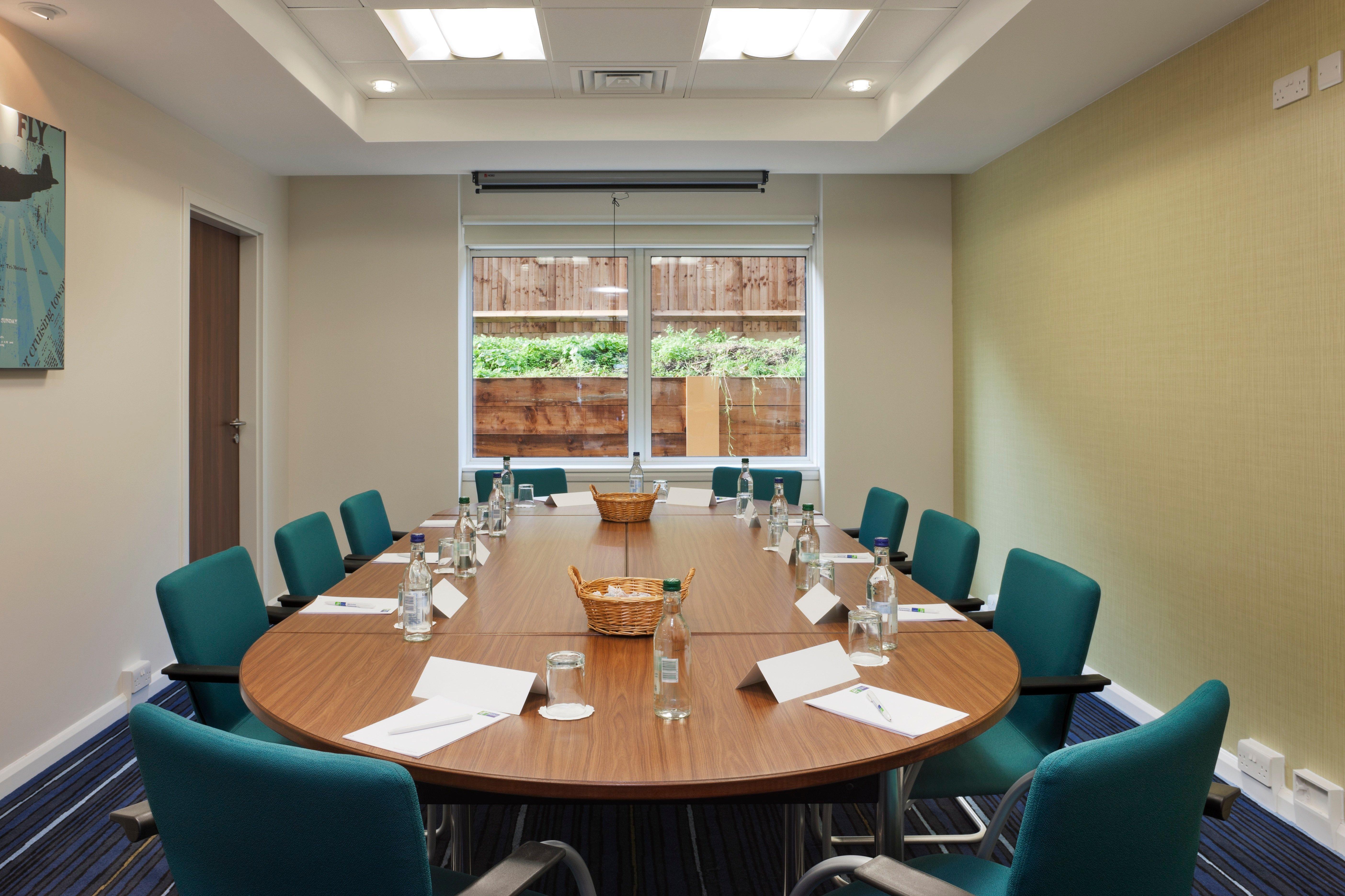Holiday Inn Express Cambridge Duxford M11 Jct 10 By Ihg Экстерьер фото