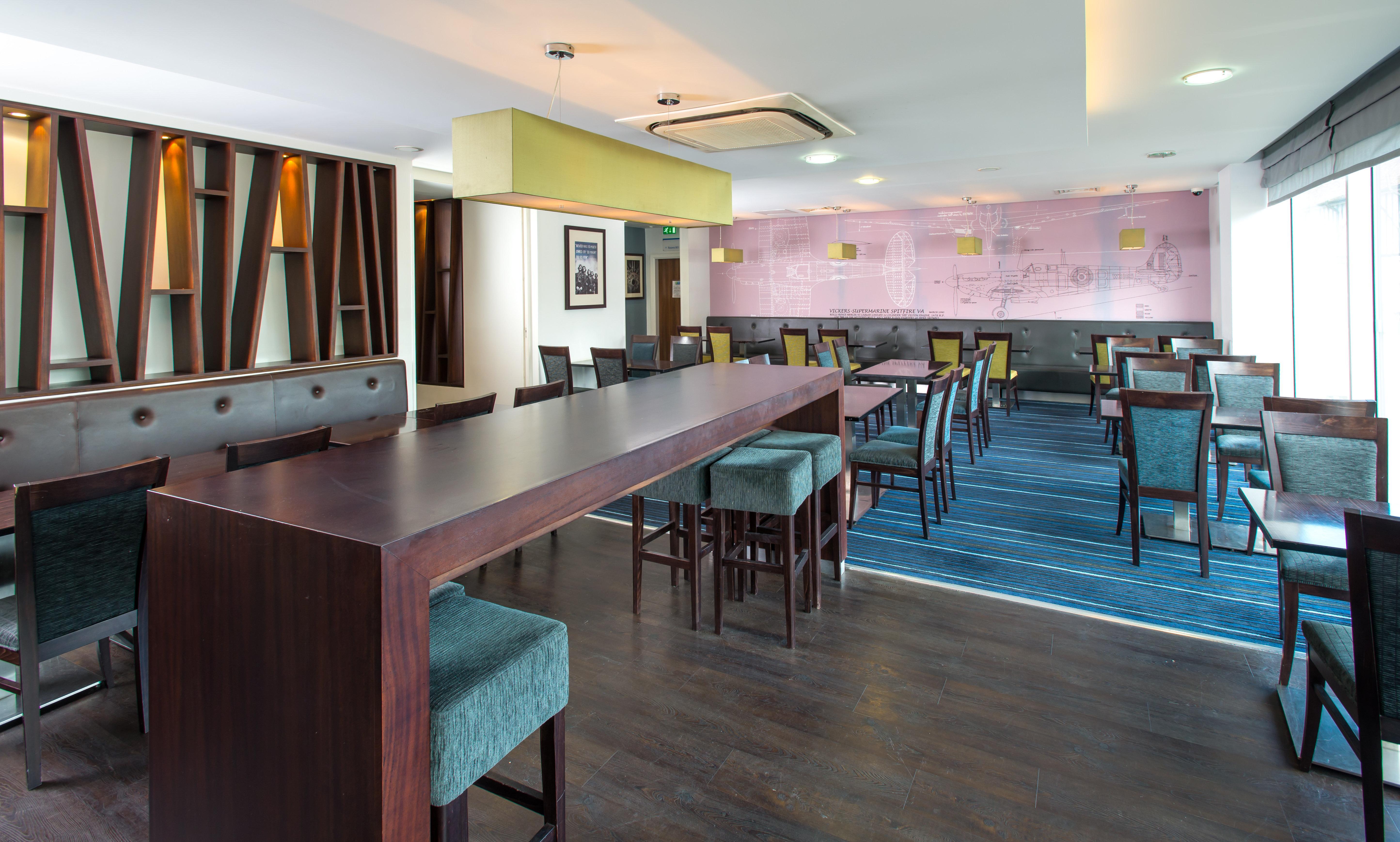 Holiday Inn Express Cambridge Duxford M11 Jct 10 By Ihg Экстерьер фото