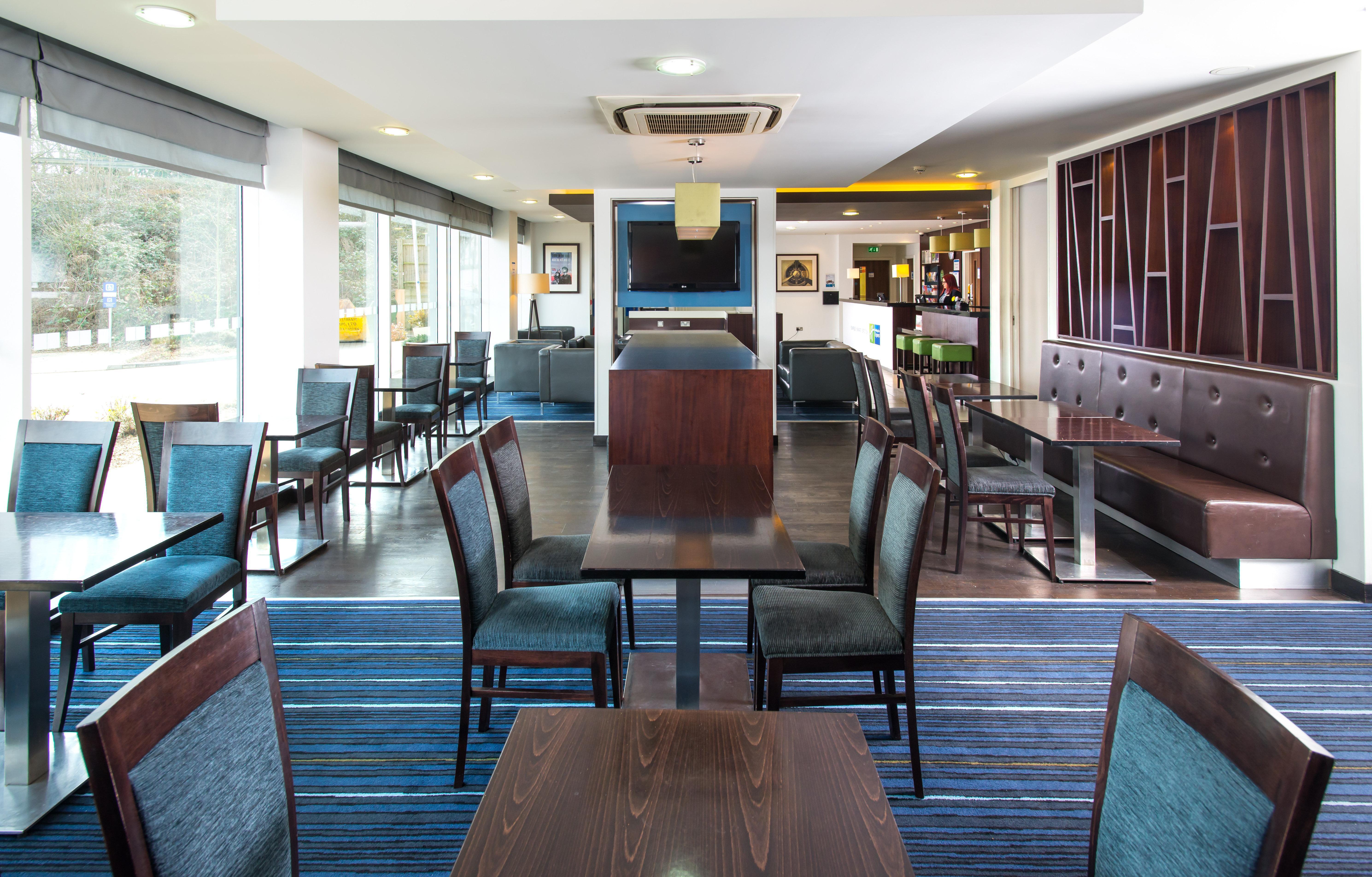 Holiday Inn Express Cambridge Duxford M11 Jct 10 By Ihg Экстерьер фото