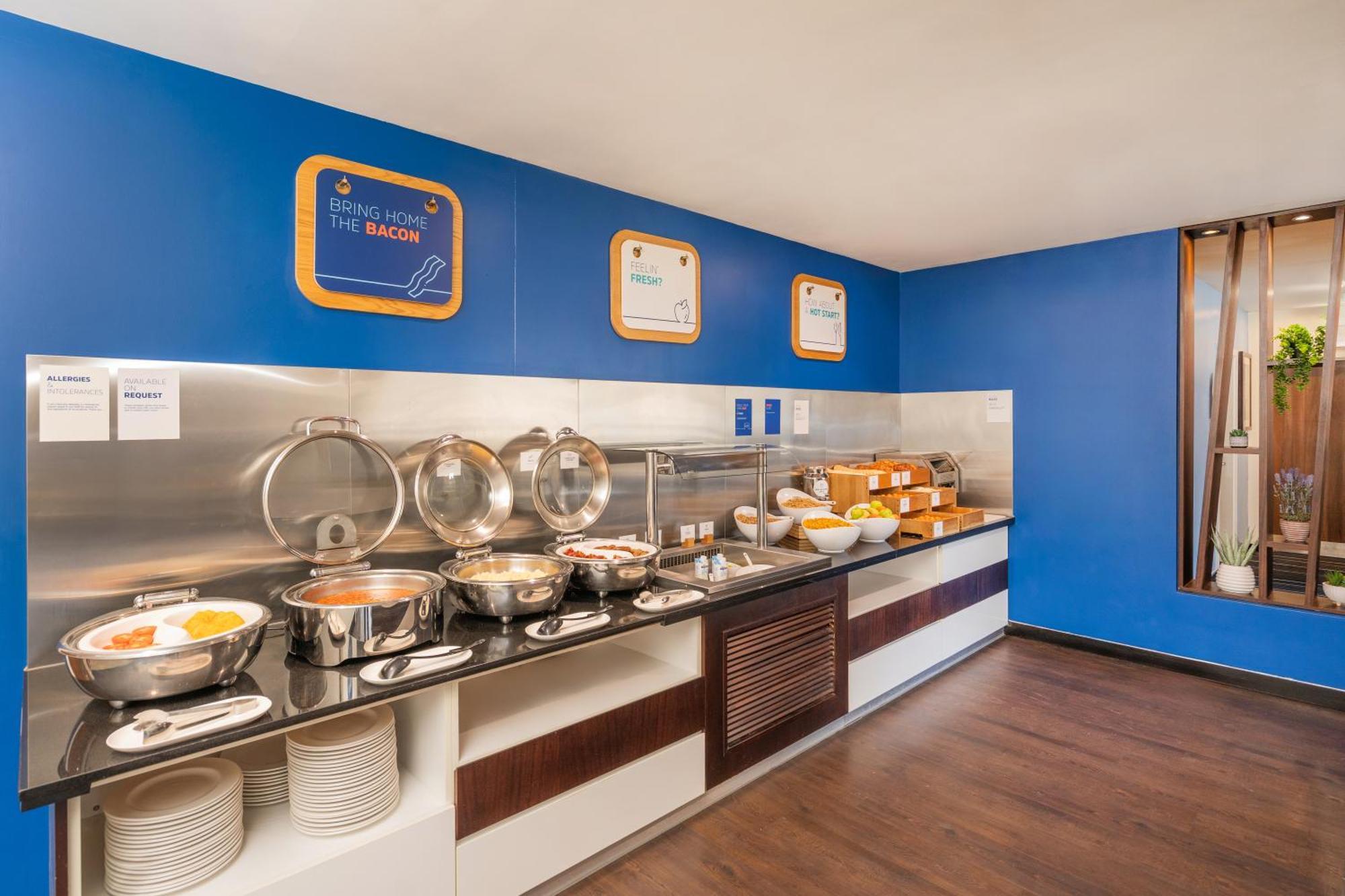 Holiday Inn Express Cambridge Duxford M11 Jct 10 By Ihg Экстерьер фото