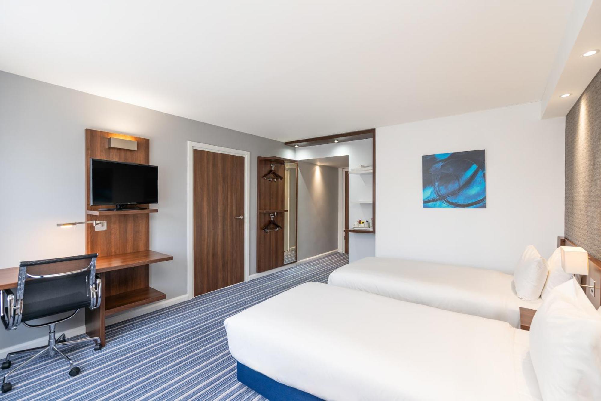 Holiday Inn Express Cambridge Duxford M11 Jct 10 By Ihg Экстерьер фото