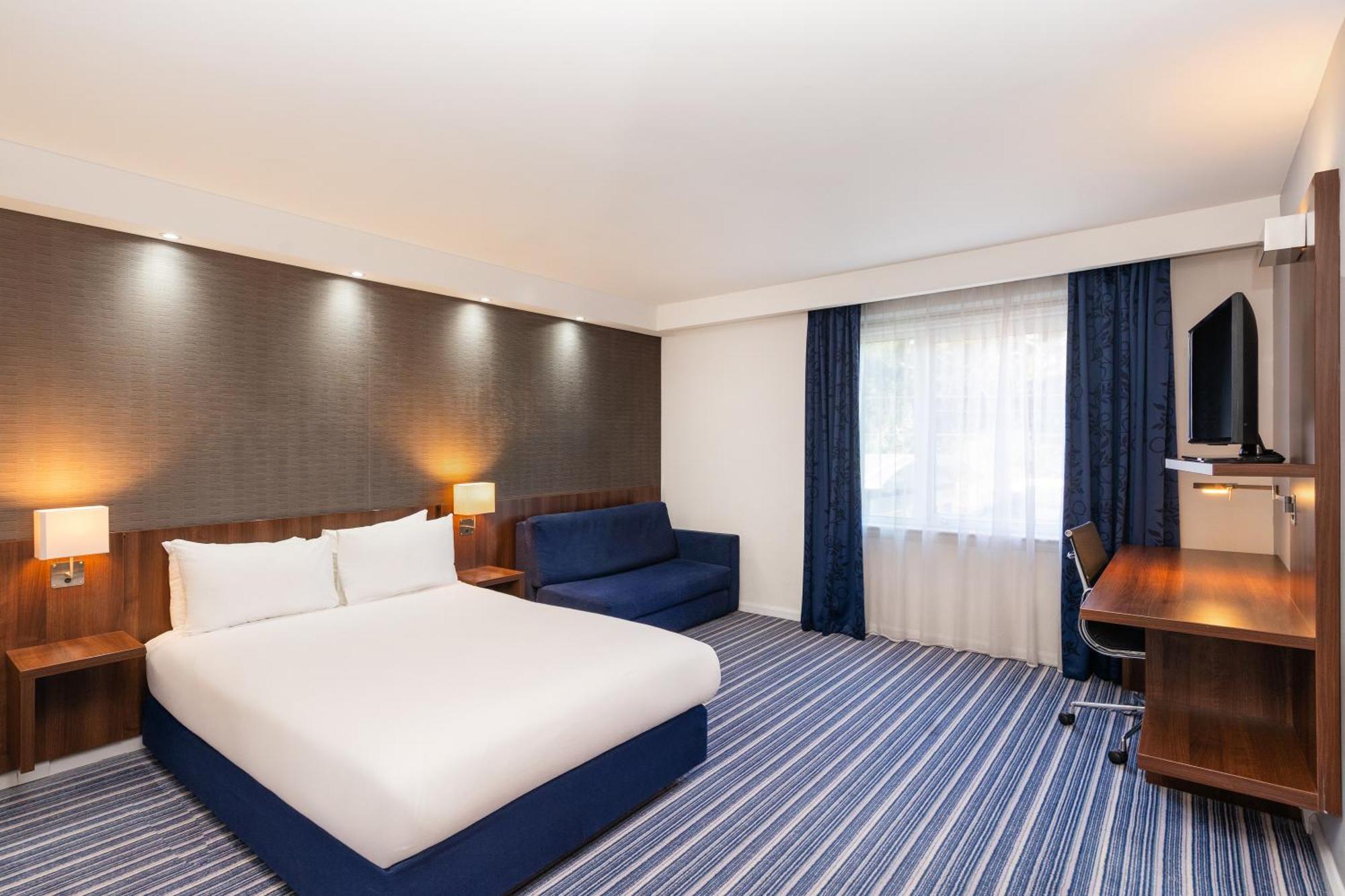 Holiday Inn Express Cambridge Duxford M11 Jct 10 By Ihg Экстерьер фото